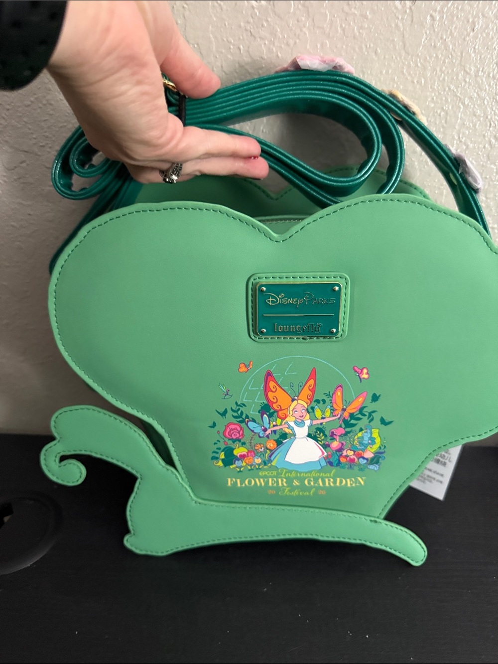 Alice in wonderland loungefly flower and garden festival crossbody - Picture 4 of 5